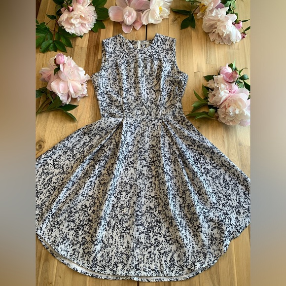 Cocktail Dress - Picture 2 of 3